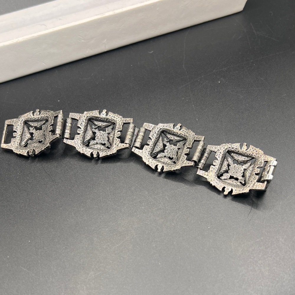 Vintage Silver Tone Floral Bracelet - Picture 4 of 6